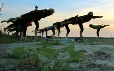 Internationale Dag van de Yoga in Holwerd aan Zee